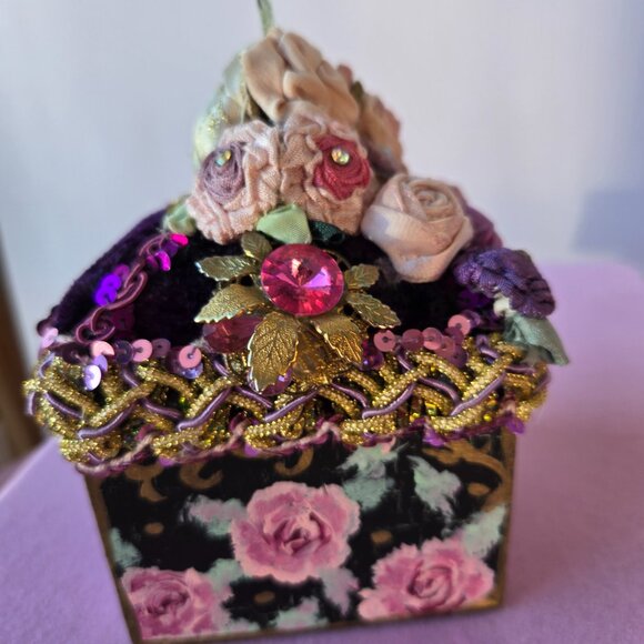 Handmade Decorative Victorian Style Flower Pin cushion - Picture 4 of 12